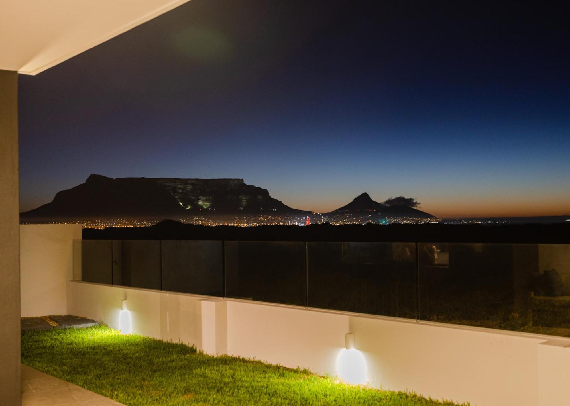 كيب تاون Ocean 9 - Sunset Beachfront Residency المظهر الخارجي الصورة